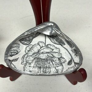 Hand Crafted Black & White Floral Trinket Shell Dish